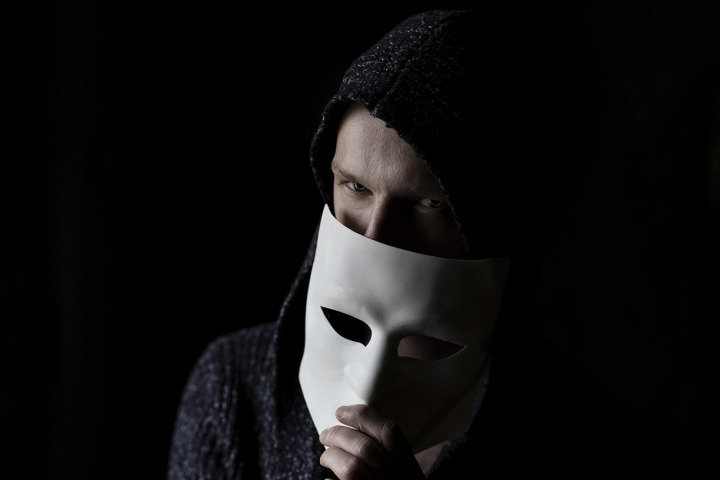 Avoid phishing scam APKs and identify official 918Kiss downloads